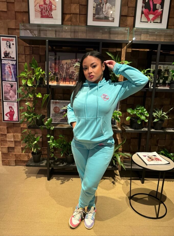 Liez n Vibez Sweat Suit Set